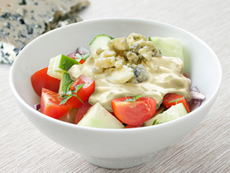 Il Villaggio® Gorgonzola Piccante Dressing Over Summer Garden Salad